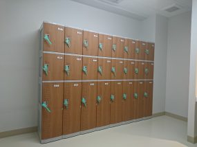 長野県の公共の温水プールに納入したフジプラロッカー