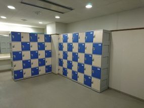 群馬県のスポーツ施設の男子更衣室に納入したフジプラロッカー