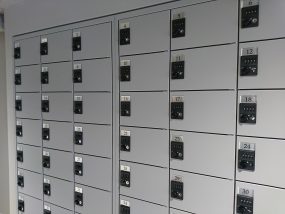 神奈川県のフィットネスジムに納入したスチールロッカー