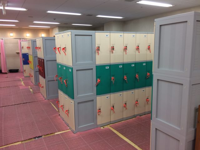 愛知県の公共総合スポーツ施設の女子更衣室に納品したフジプラロッカー2