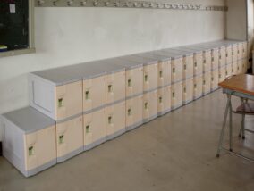 埼玉県の公立高校に納品したフジプラロッカー