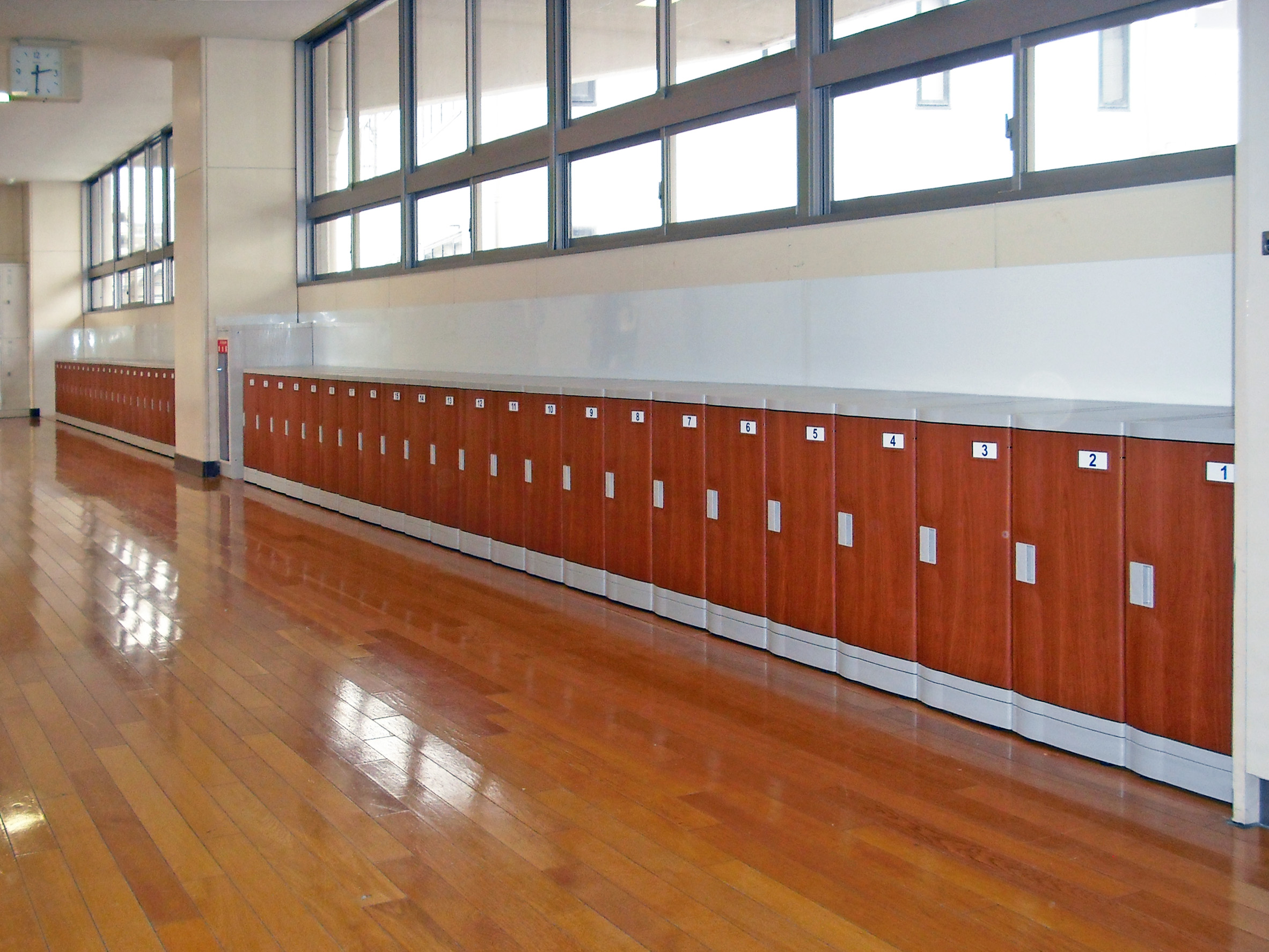 群馬県の中学校に納入したフジプラロッカー