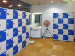 大阪府にあるサウナ＆カプセルホテルに納入したフジプラロッカー