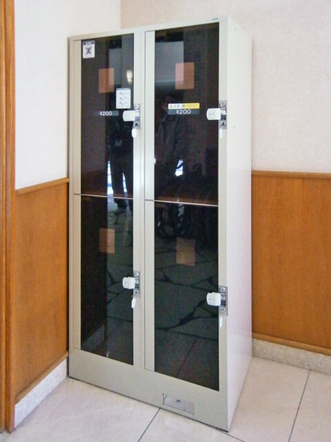 千葉県にある病院に納入したコインロッカー