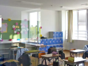 大阪府にある私立中学校に納入したフジプラロッカー